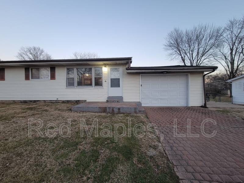 Apartment for rent at 3B Fairview Dr, Saint Charles, MO 63303