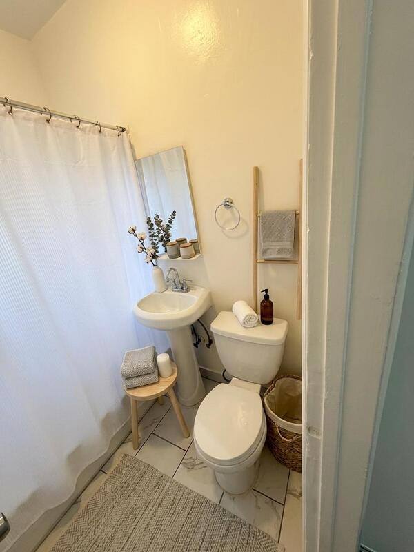 Apartment for rent at 738 S New Hampshire #207, Los Angeles, CA 90005