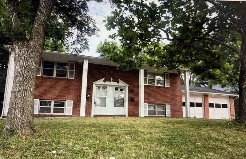 House for rent at 811 S Fairview Rd, Columbia, MO 65203