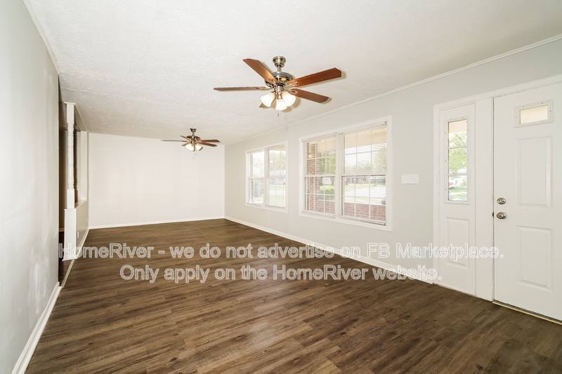 House for rent at 970 Edgewood Dr, Mooresville, IN 46158