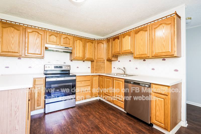 House for rent at 970 Edgewood Dr, Mooresville, IN 46158