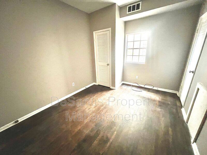 Apartment for rent at 542 5th Ave #1, New Kensington, PA 15068