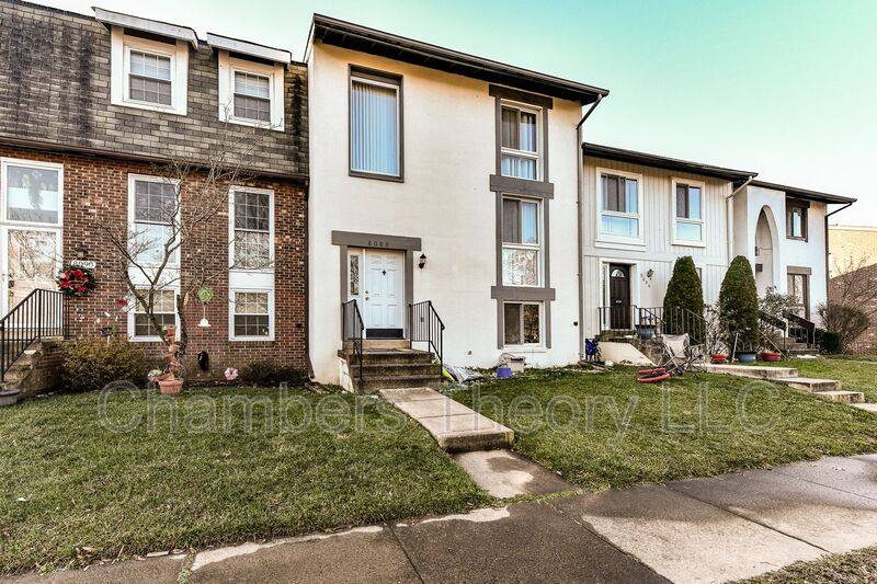 Townhouse for rent at 8088 Edinburgh Dr, Springfield, VA 22153
