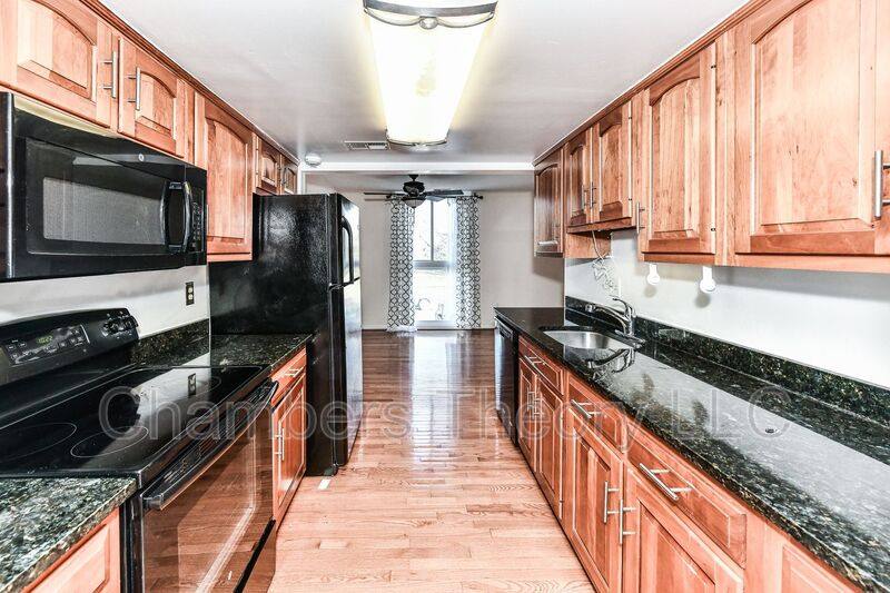 Townhouse for rent at 8088 Edinburgh Dr, Springfield, VA 22153