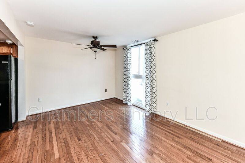 Townhouse for rent at 8088 Edinburgh Dr, Springfield, VA 22153