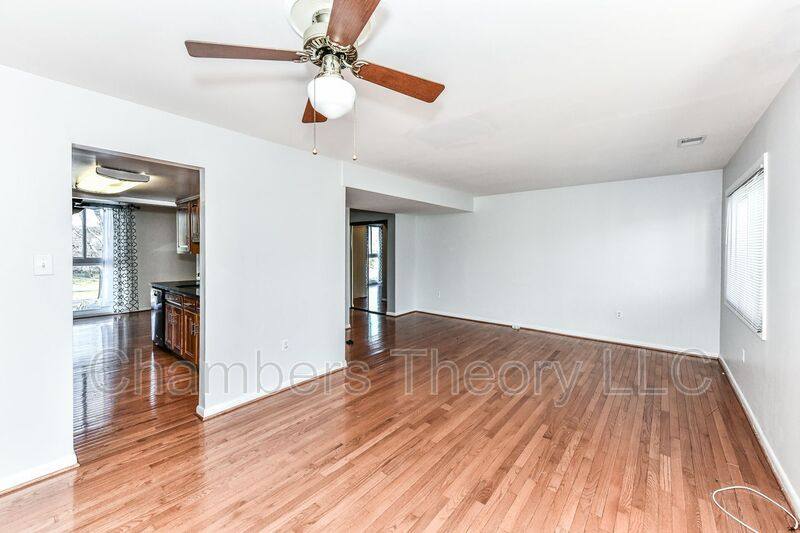 Townhouse for rent at 8088 Edinburgh Dr, Springfield, VA 22153
