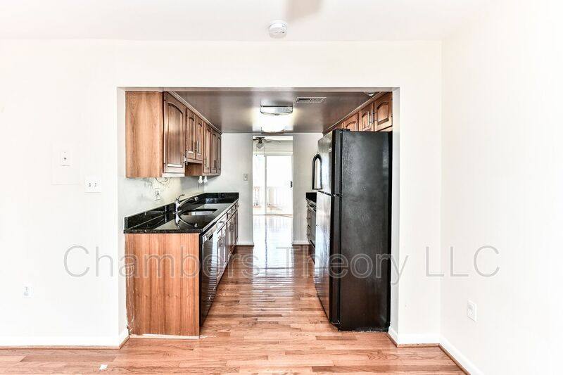 Townhouse for rent at 8088 Edinburgh Dr, Springfield, VA 22153