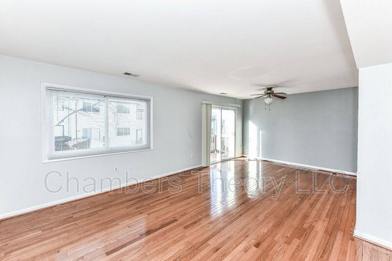 Townhouse for rent at 8088 Edinburgh Dr, Springfield, VA 22153