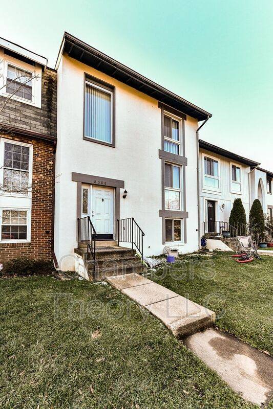 Townhouse for rent at 8088 Edinburgh Dr, Springfield, VA 22153