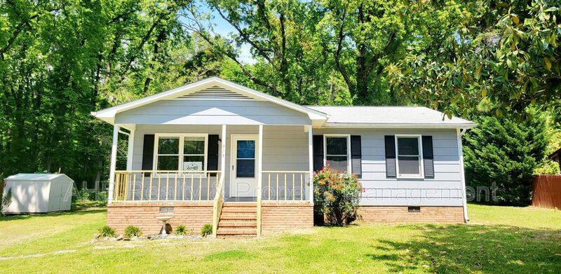 House for rent at 515 Burlington Ave, Gibsonville, NC 27249
