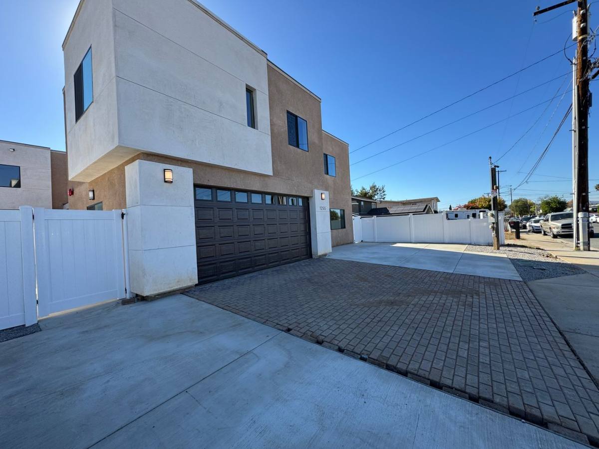 Townhouse for rent at 1255 Marline Ave, El Cajon, CA 92021