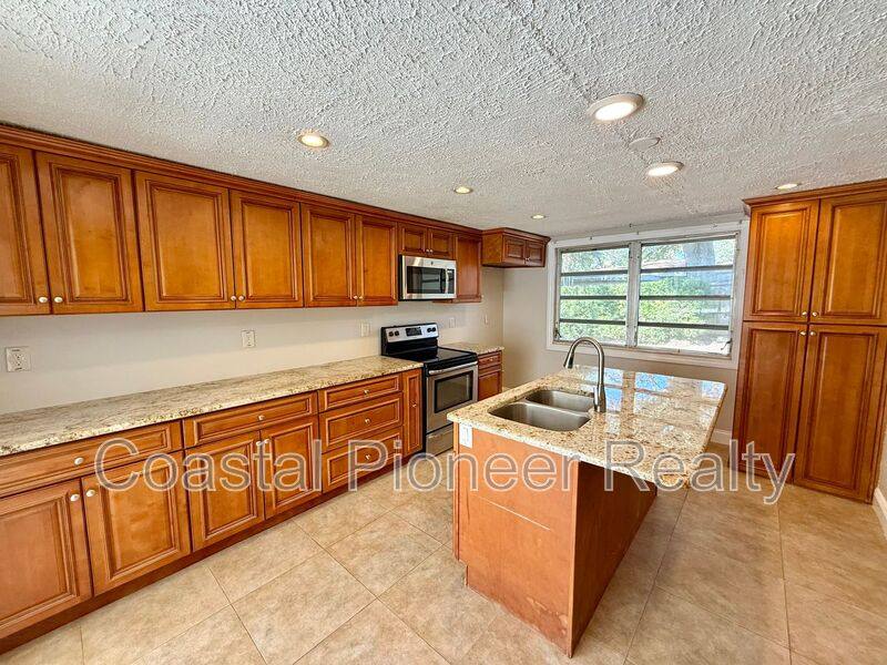 House for rent at 3944 E Eden Roc Circle, Tampa, FL 33634
