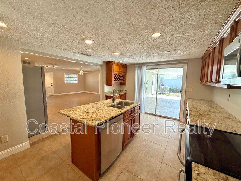 House for rent at 3944 E Eden Roc Circle, Tampa, FL 33634