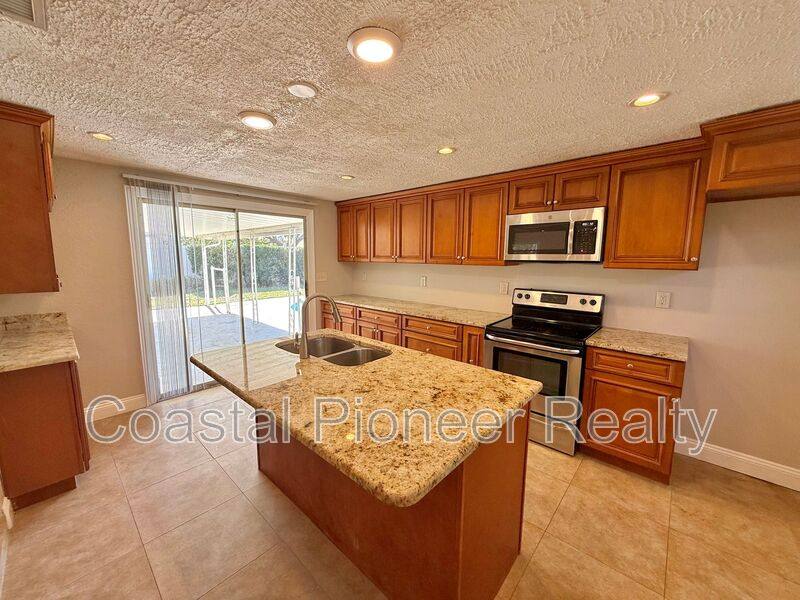 House for rent at 3944 E Eden Roc Circle, Tampa, FL 33634