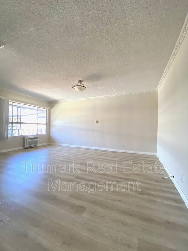 Apartment for rent at 585 E Washington Blvd #35, Pasadena, CA 91104