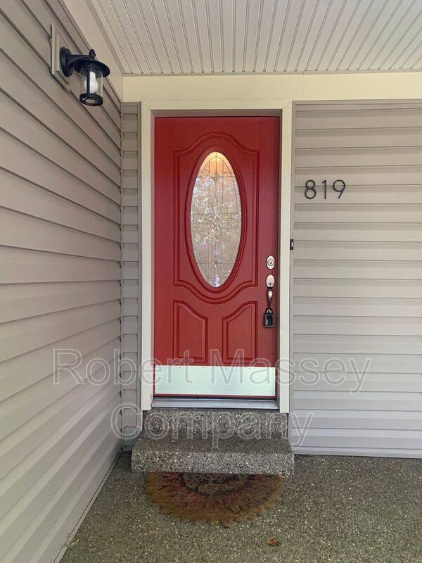 House for rent at 819 Fountain Ave, Louisville, KY 40222