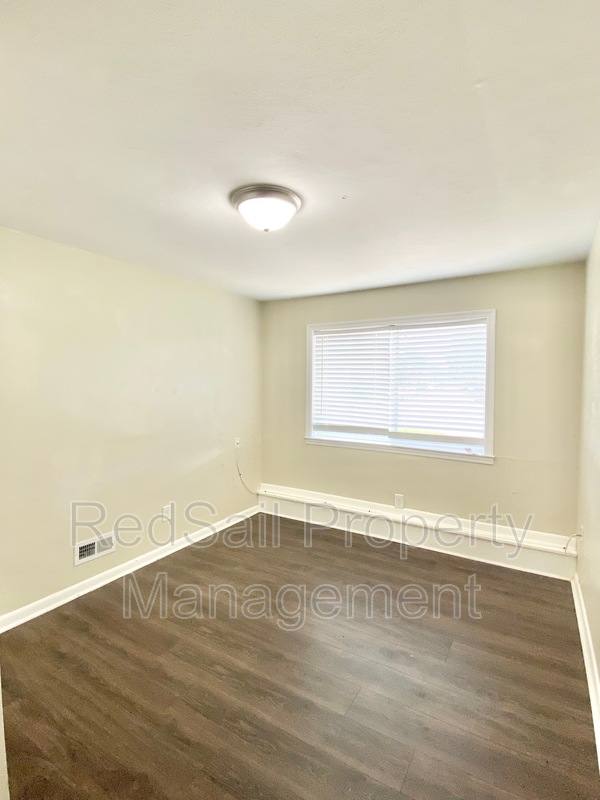 House for rent at 37 Pennwood Dr, Hampton, VA 23666