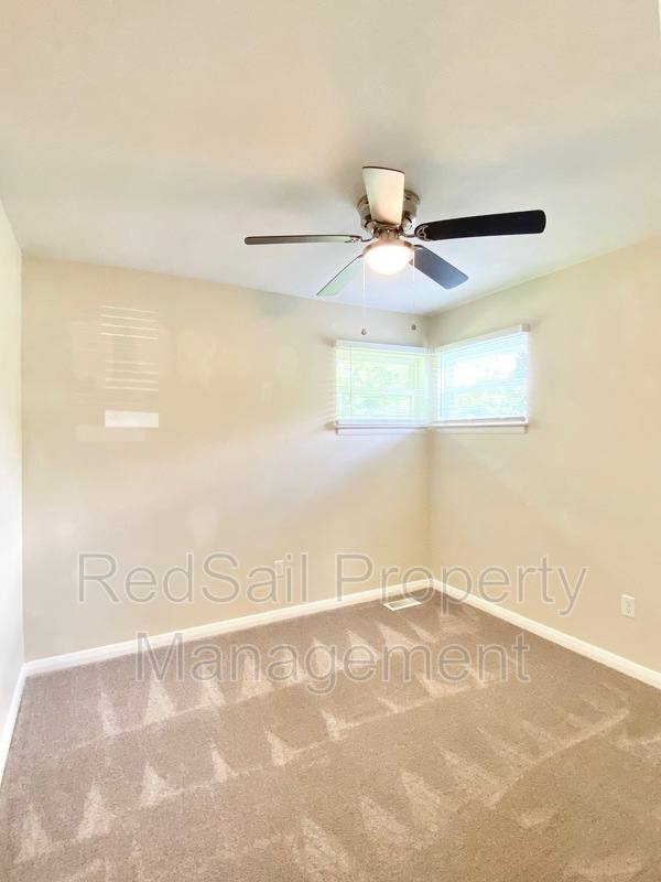 House for rent at 37 Pennwood Dr, Hampton, VA 23666