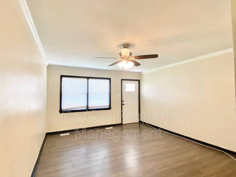 House for rent at 37 Pennwood Dr, Hampton, VA 23666