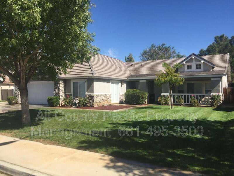 House for rent at 42330 Portland Lane, Lancaster, CA 93536