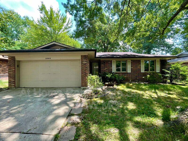 House for rent at 1444 S Gelven, Springfield, MO 65804