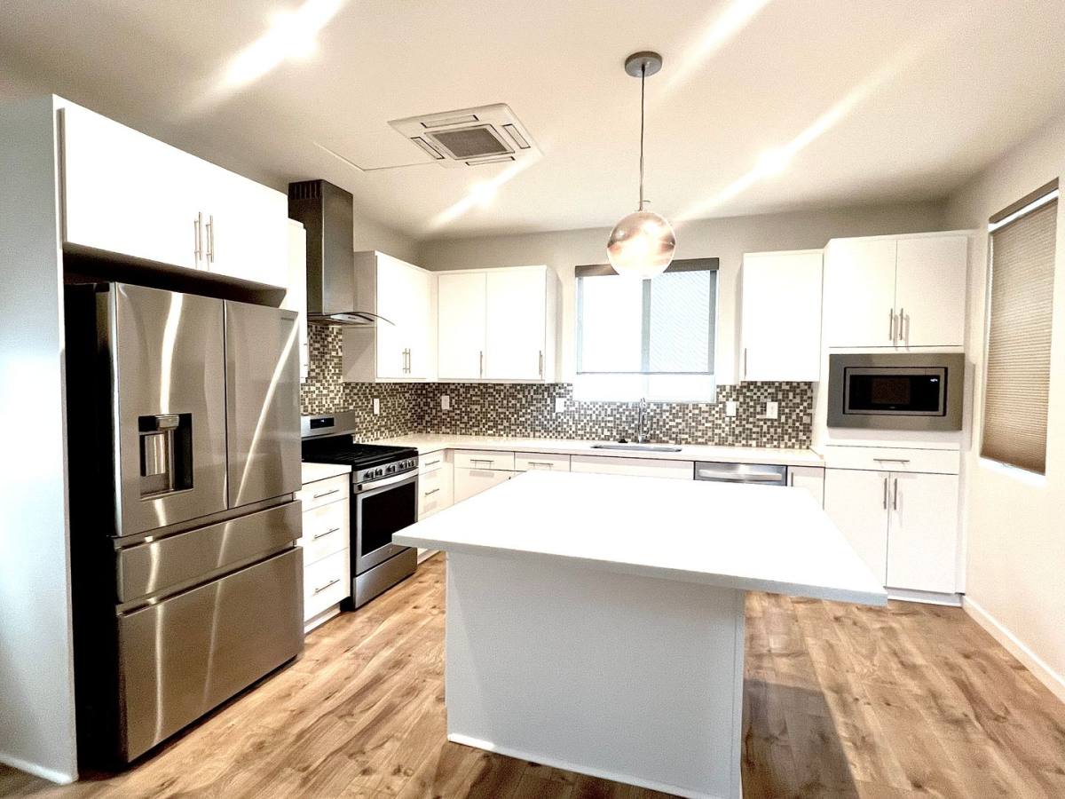 Townhouse for rent at 333 Crate Ave, Sacramento, CA 95818