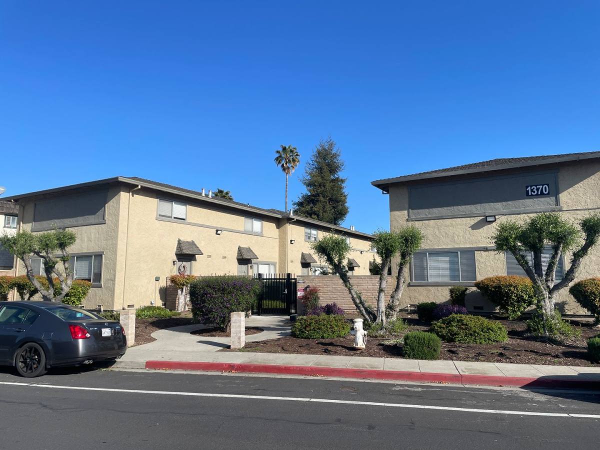 Apartment for rent at 1370 Calabazas Blvd, Santa Clara, CA 95051