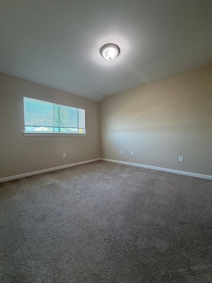 Apartment for rent at 1370 Calabazas Blvd, Santa Clara, CA 95051