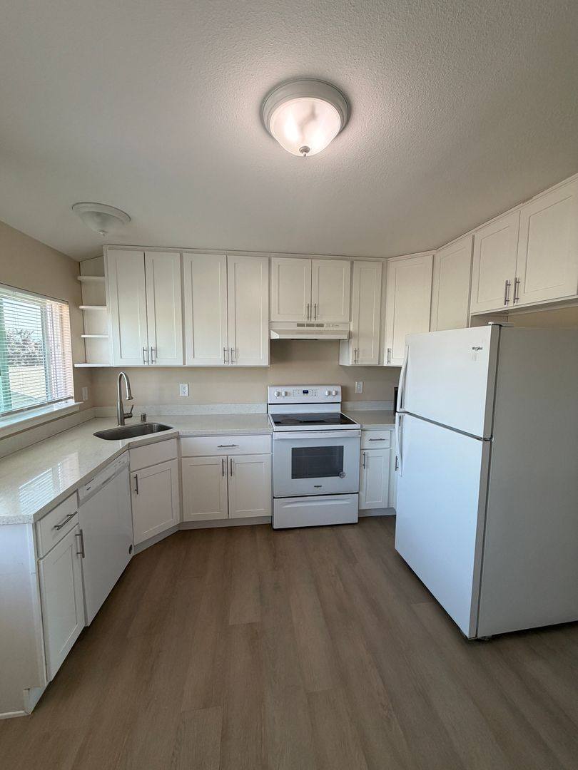 Apartment for rent at 1370 Calabazas Blvd, Santa Clara, CA 95051