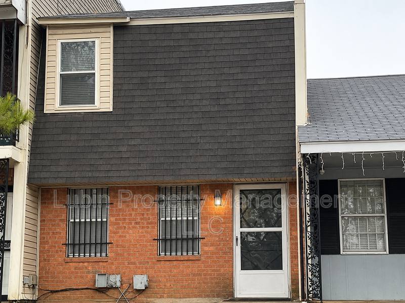 Townhouse for rent at 4430 Chuck Ave, Memphis, TN 38118