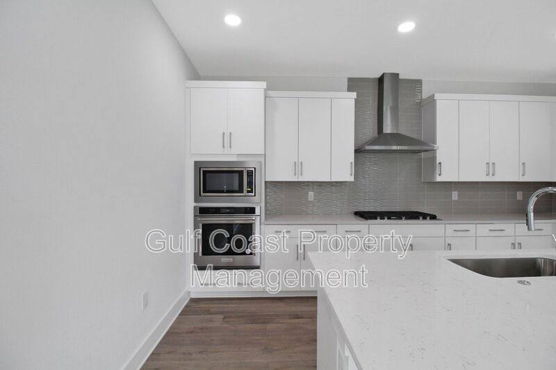 House for rent at 18588 Dayspring Place, Venice, FL 34293
