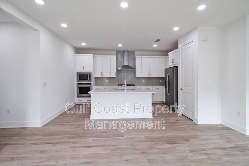 House for rent at 18588 Dayspring Place, Venice, FL 34293