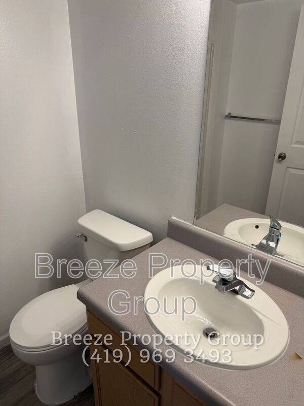 Apartment for rent at 619 Hope St, Lima, OH 45804