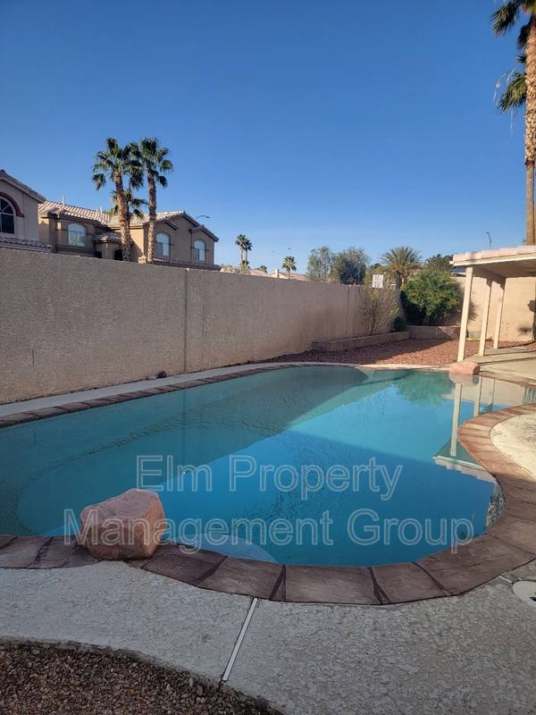 House for rent at 1025 Trophy Club Dr, Las Vegas, NV 89123