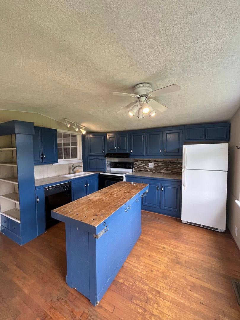 Apartment for rent at 4069 Bullitt Rd, Greencastle, PA 17225