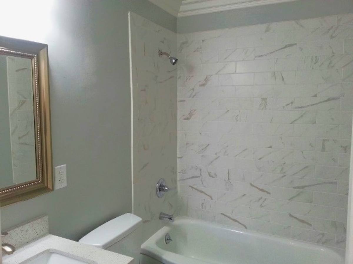 Apartment for rent at 433 Adams St, Oakland, CA 94610