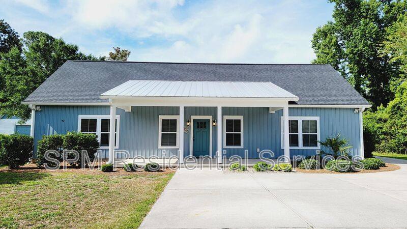 Apartment for rent at 5012 Barefoot Dr, Wilmington, NC 28403