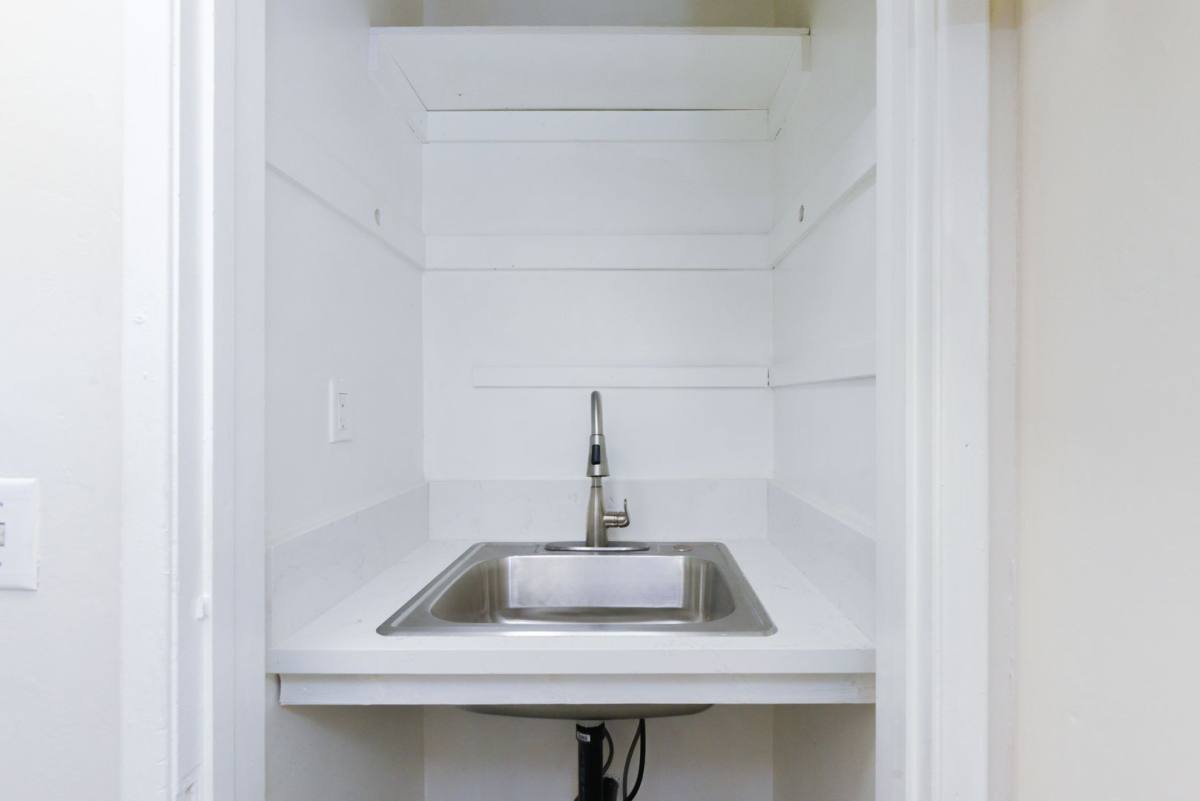 Apartment for rent at 122 S Berendo St, Los Angeles, CA 90004