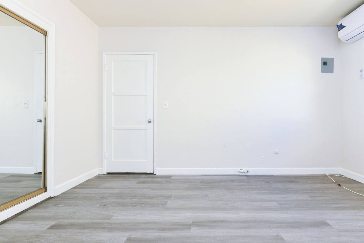Apartment for rent at 122 S Berendo St, Los Angeles, CA 90004