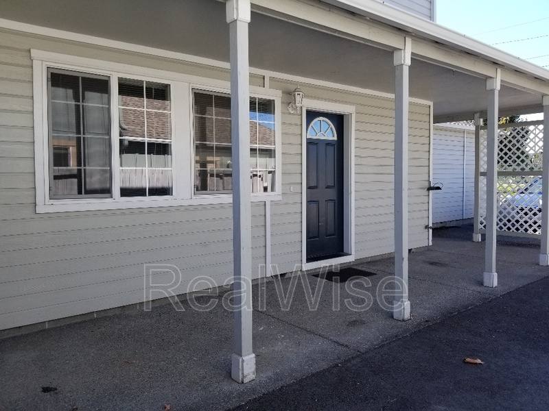 House for rent at 1527 Hamilton Lane, Grants Pass, OR 97527
