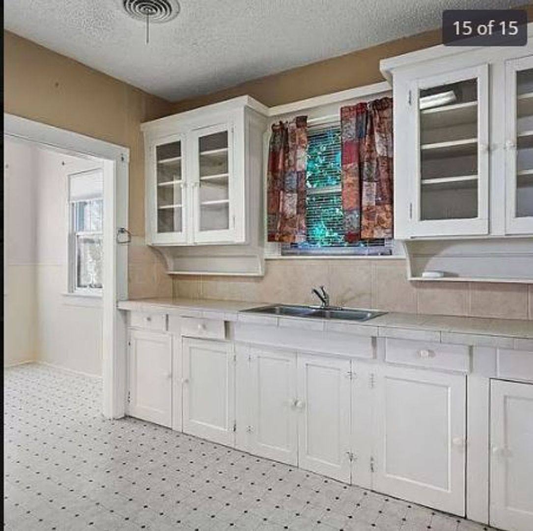 House for rent at 823 N Dallas Ave, Lancaster, TX 75146