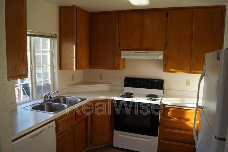 Apartment for rent at 2141 NW N Hill Dr #B, Grants Pass, OR 97526