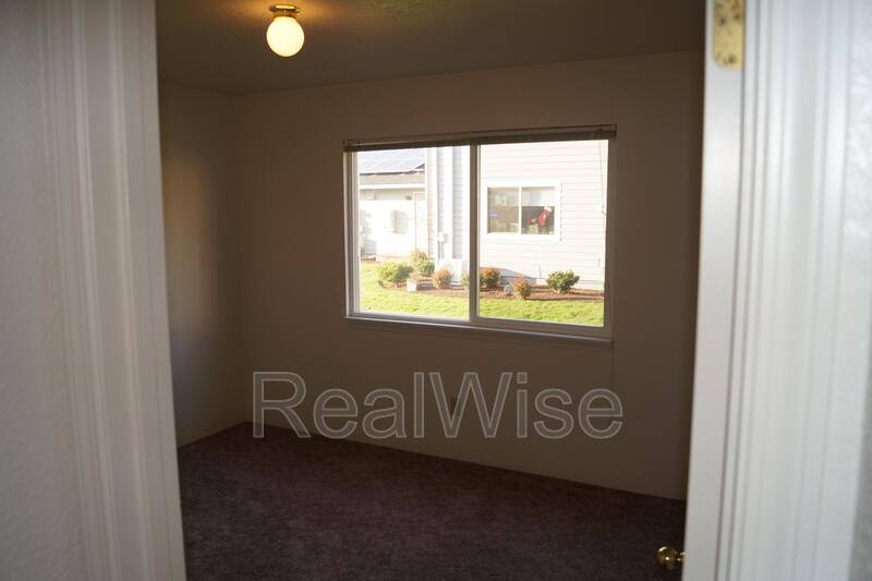 Apartment for rent at 2141 NW N Hill Dr #B, Grants Pass, OR 97526