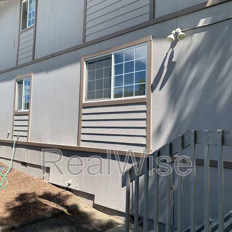 Apartment for rent at 2141 NW N Hill Dr #B, Grants Pass, OR 97526
