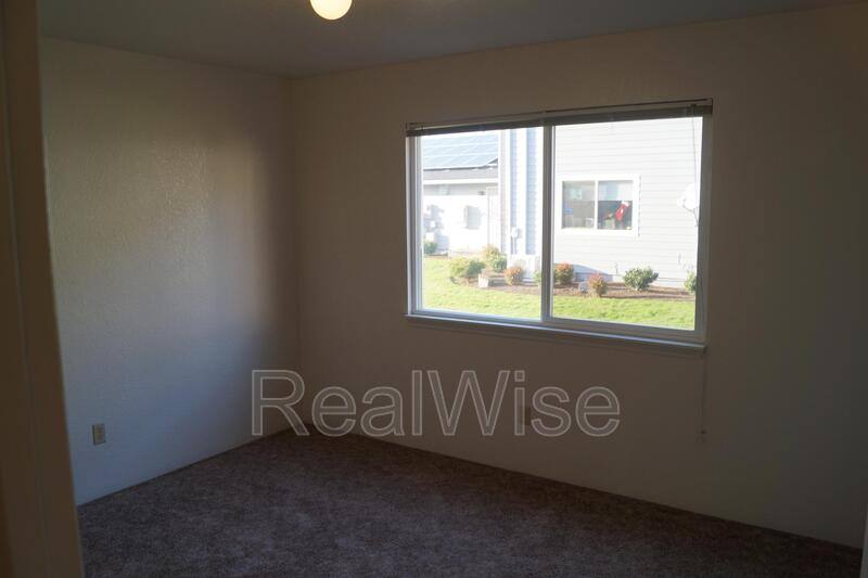 Apartment for rent at 2141 NW N Hill Dr #B, Grants Pass, OR 97526