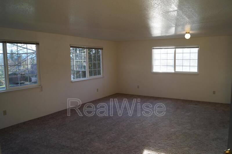 Apartment for rent at 2141 NW N Hill Dr #B, Grants Pass, OR 97526