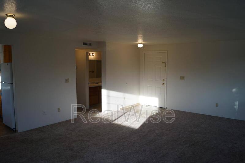 Apartment for rent at 2141 NW N Hill Dr #B, Grants Pass, OR 97526
