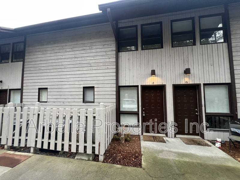 Townhouse for rent at 420 W Jackson Blvd #15, Jonesborough, TN 37659