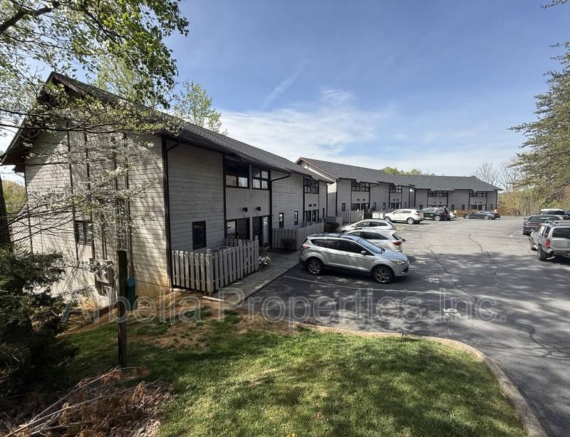 Townhouse for rent at 420 W Jackson Blvd #15, Jonesborough, TN 37659