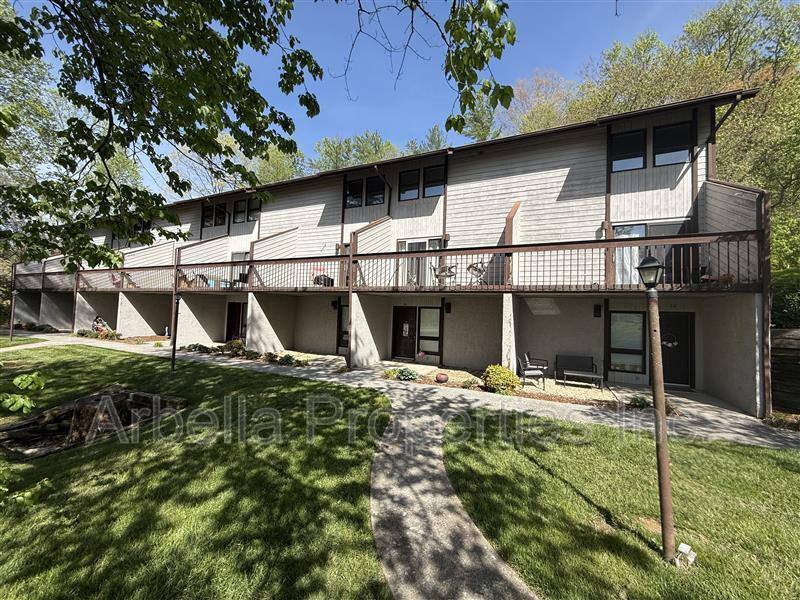 Townhouse for rent at 420 W Jackson Blvd #15, Jonesborough, TN 37659